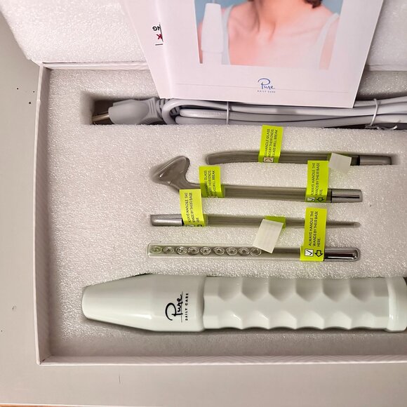 New In Box: NuDerma Portable Handheld Skin Therapy Wand Machine - Picture 7 of 7